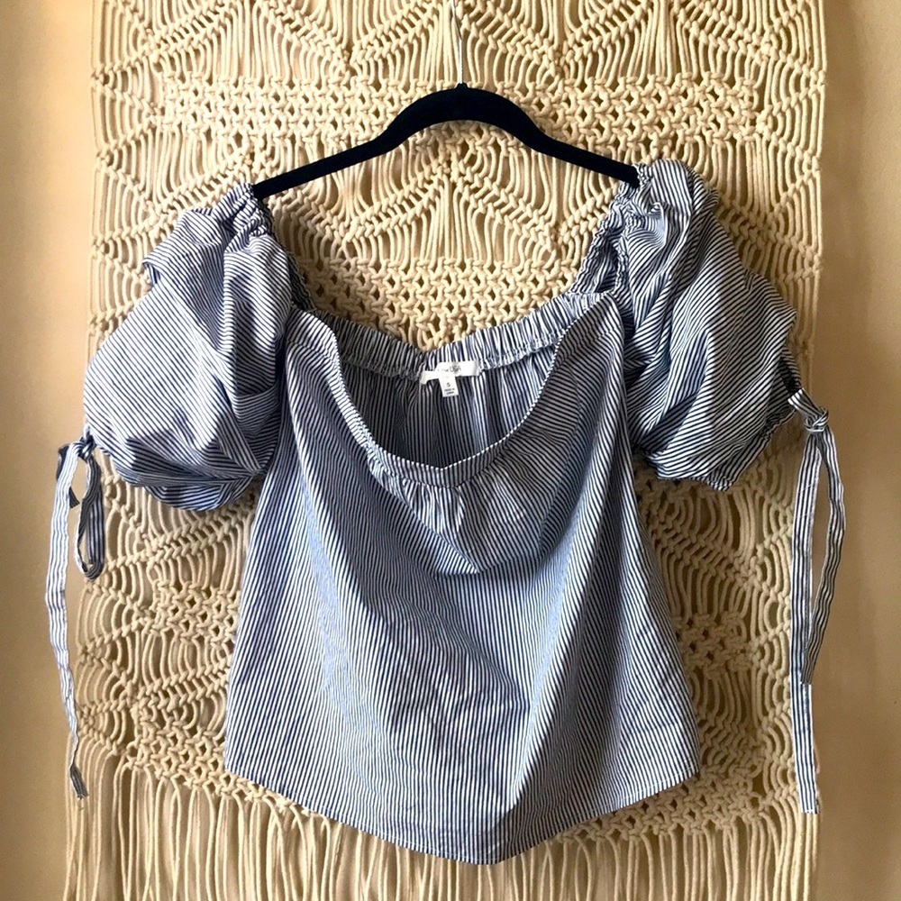 Active USA size small pin striped balloon sleeves